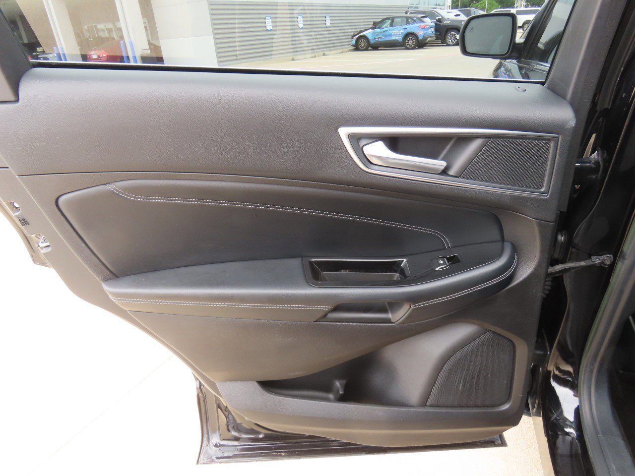 Used 2017 Ford Edge Titanium w/ Equipment Group 302A FWD image 20