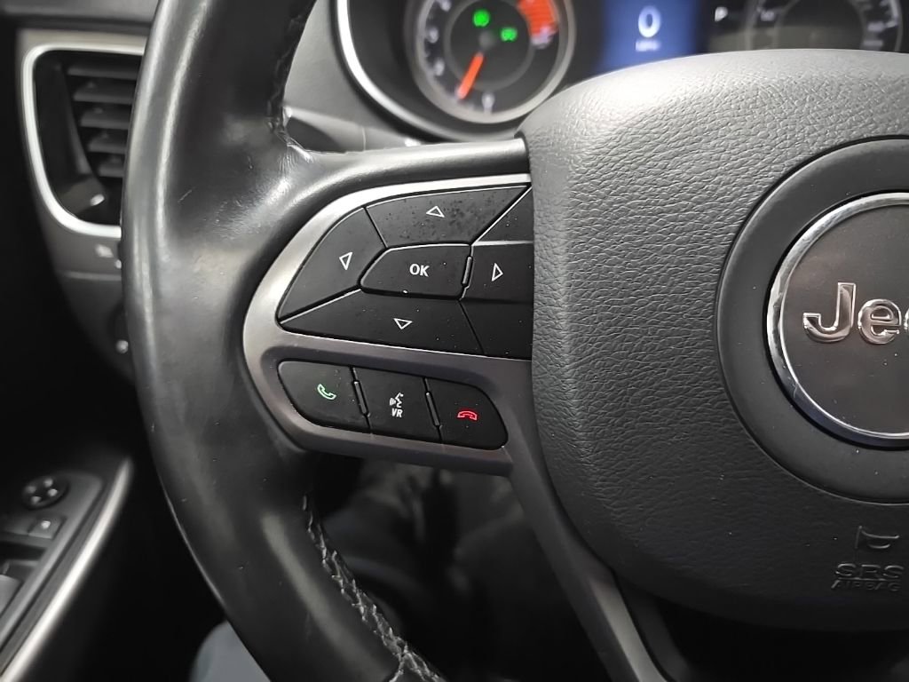 Used 2019 Jeep Cherokee Limited AWD/4WD image 20