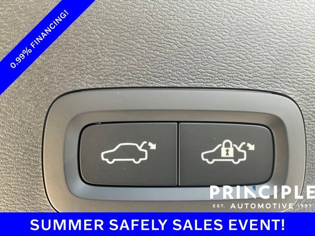 New 2026 Volvo XC40 B4 Core w/ Climate Package FWD image 27