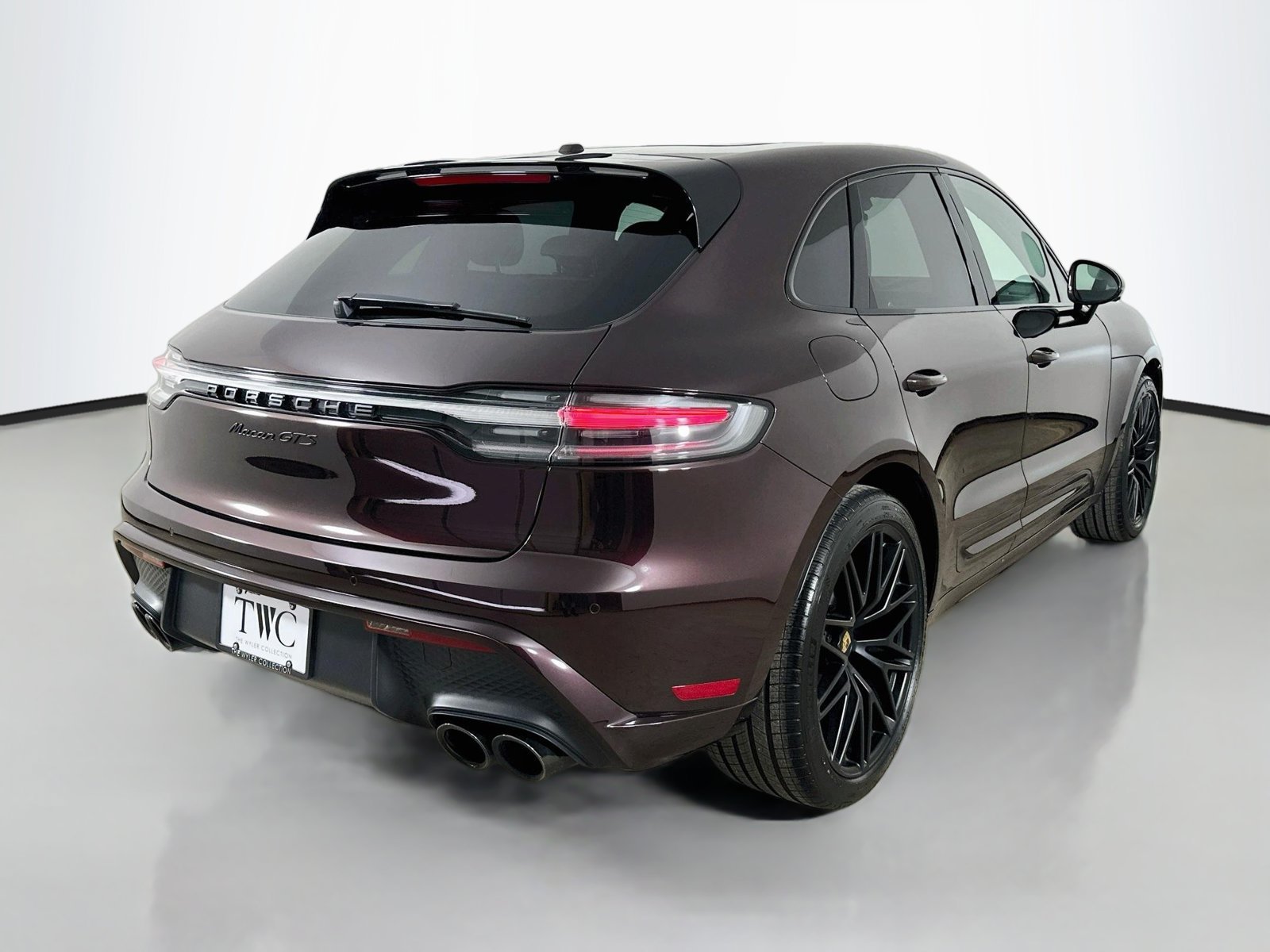 Certified 2024 Porsche Macan GTS w/ Premium Plus Package AWD/4WD image 5