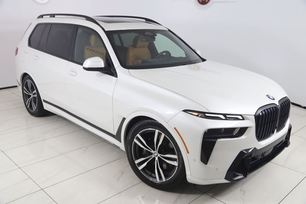 Used 2024 BMW X7 xDrive40i w/ M Sport Package AWD/4WD image 22