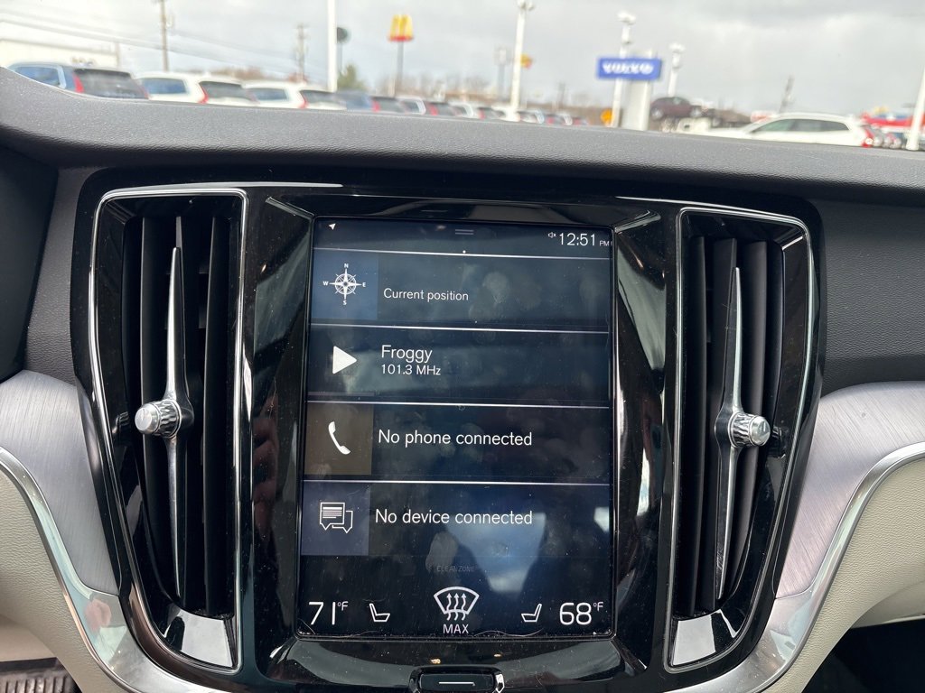 Used 2019 Volvo S60 T6 Momentum w/ Premium Package image 21