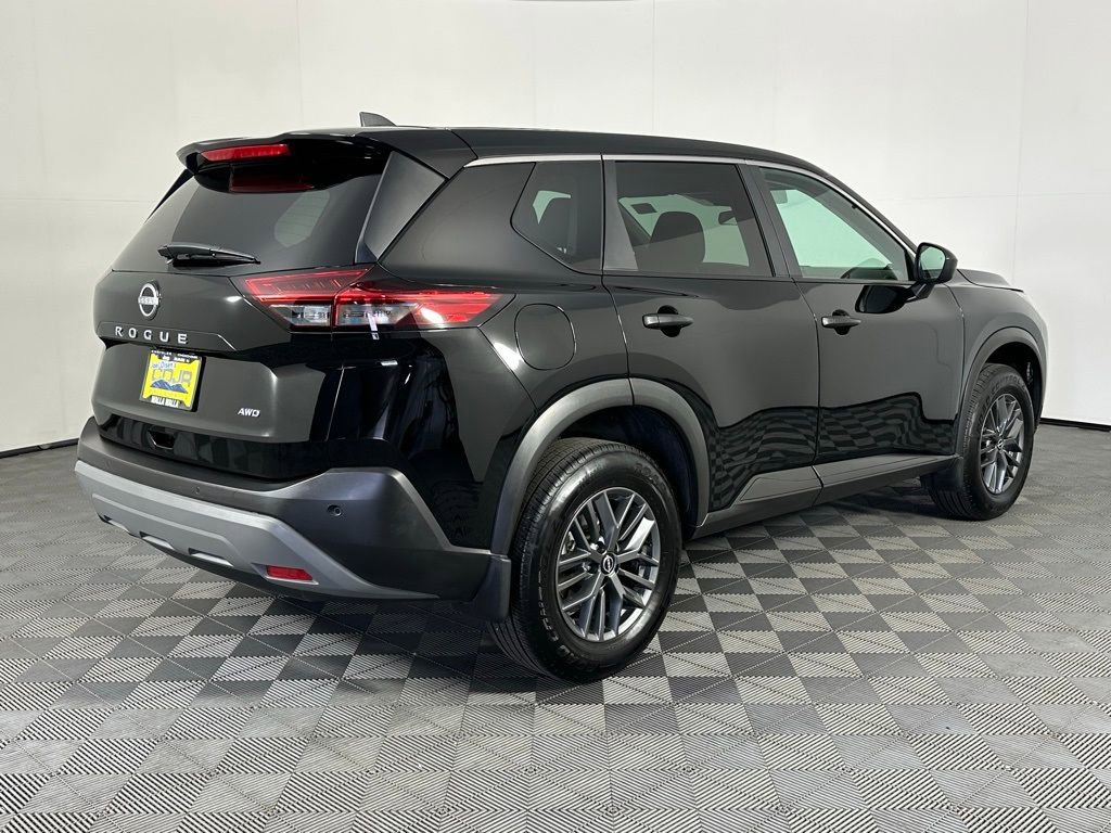 Used 2023 Nissan Rogue S image 18