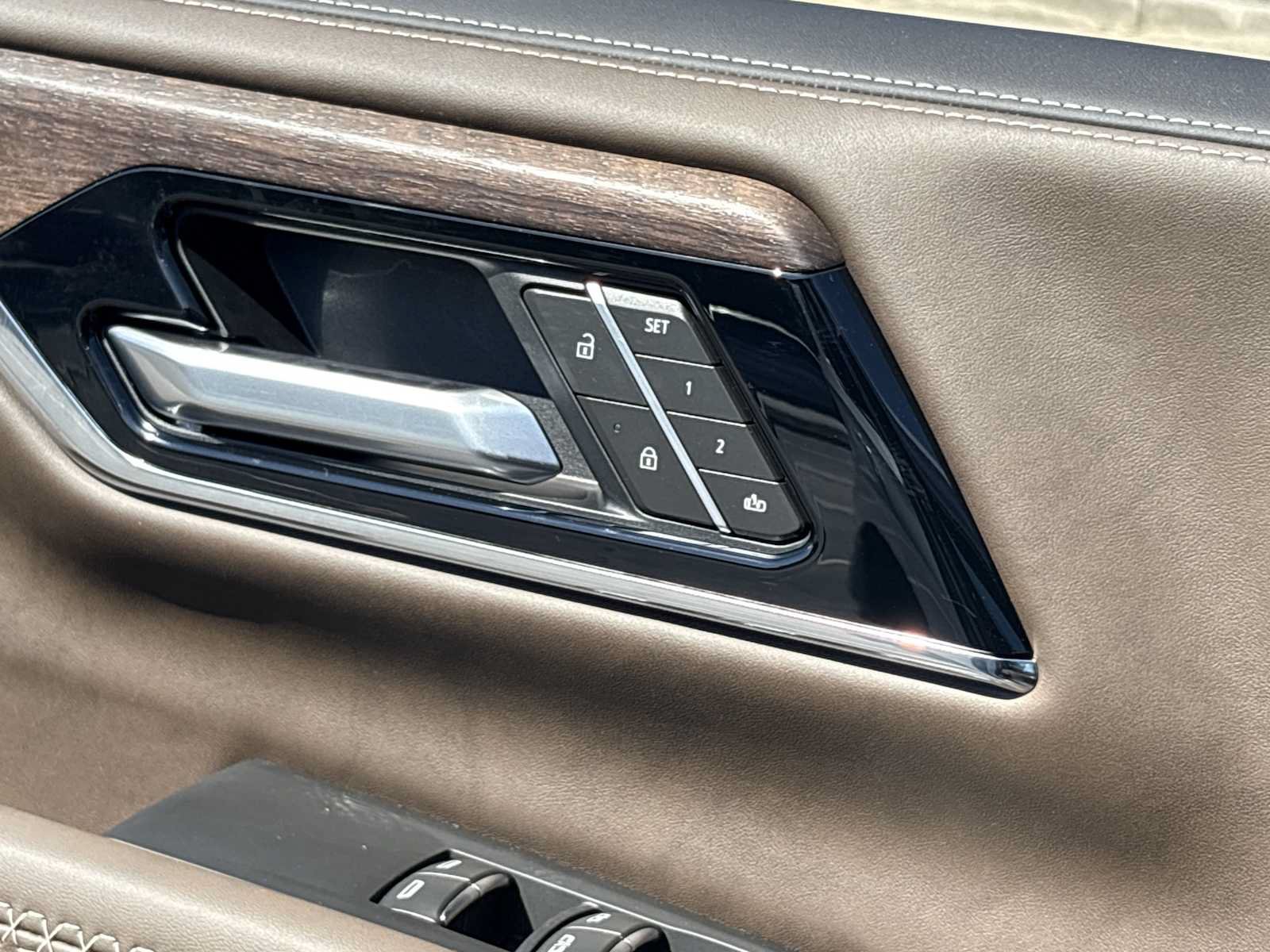 New 2026 GMC Yukon Denali Ultimate AWD/4WD image 14
