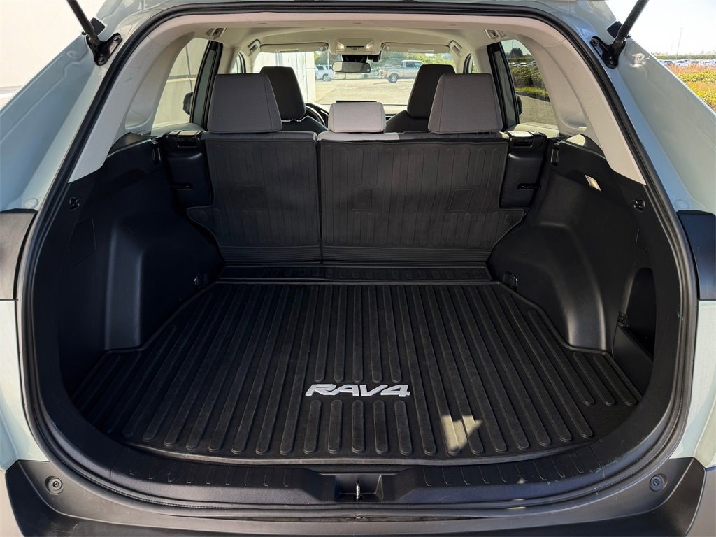 Certified 2022 Toyota RAV4 XLE image 22
