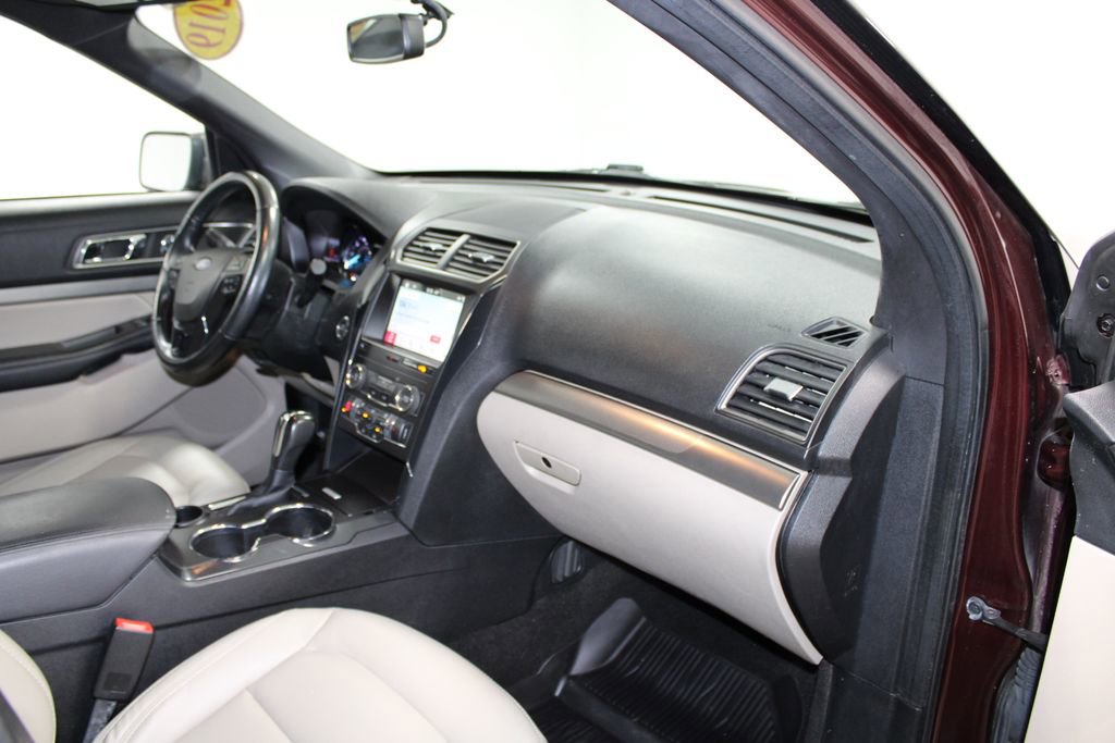 Used 2019 Ford Explorer XLT w/ Equipment Group 202A image 30