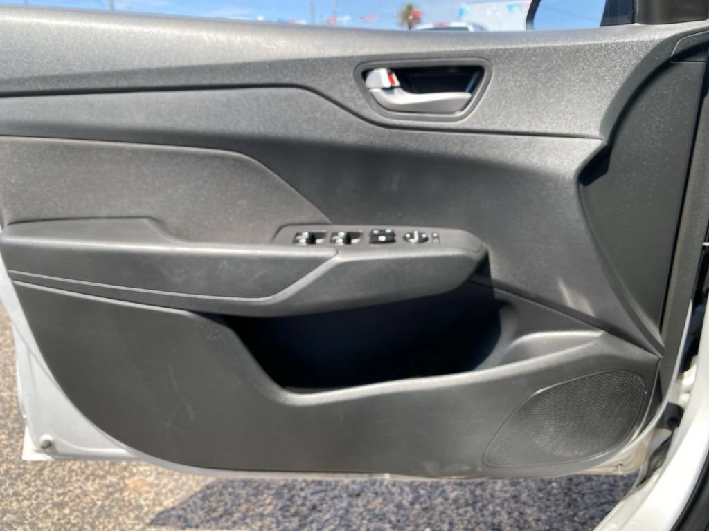 Used 2018 Hyundai Accent SE FWD image 23