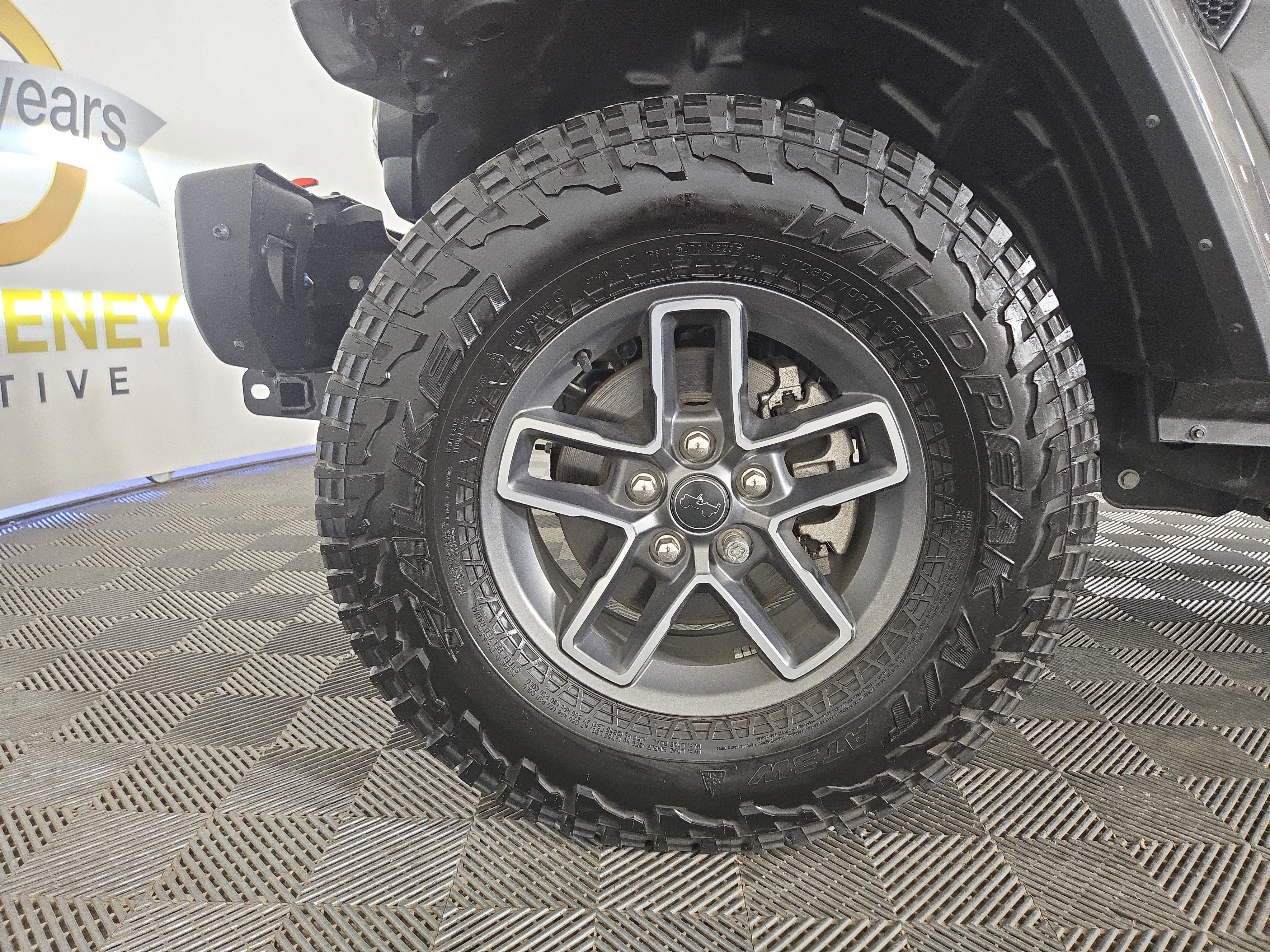 Certified 2024 Jeep Gladiator Mojave AWD/4WD image 33