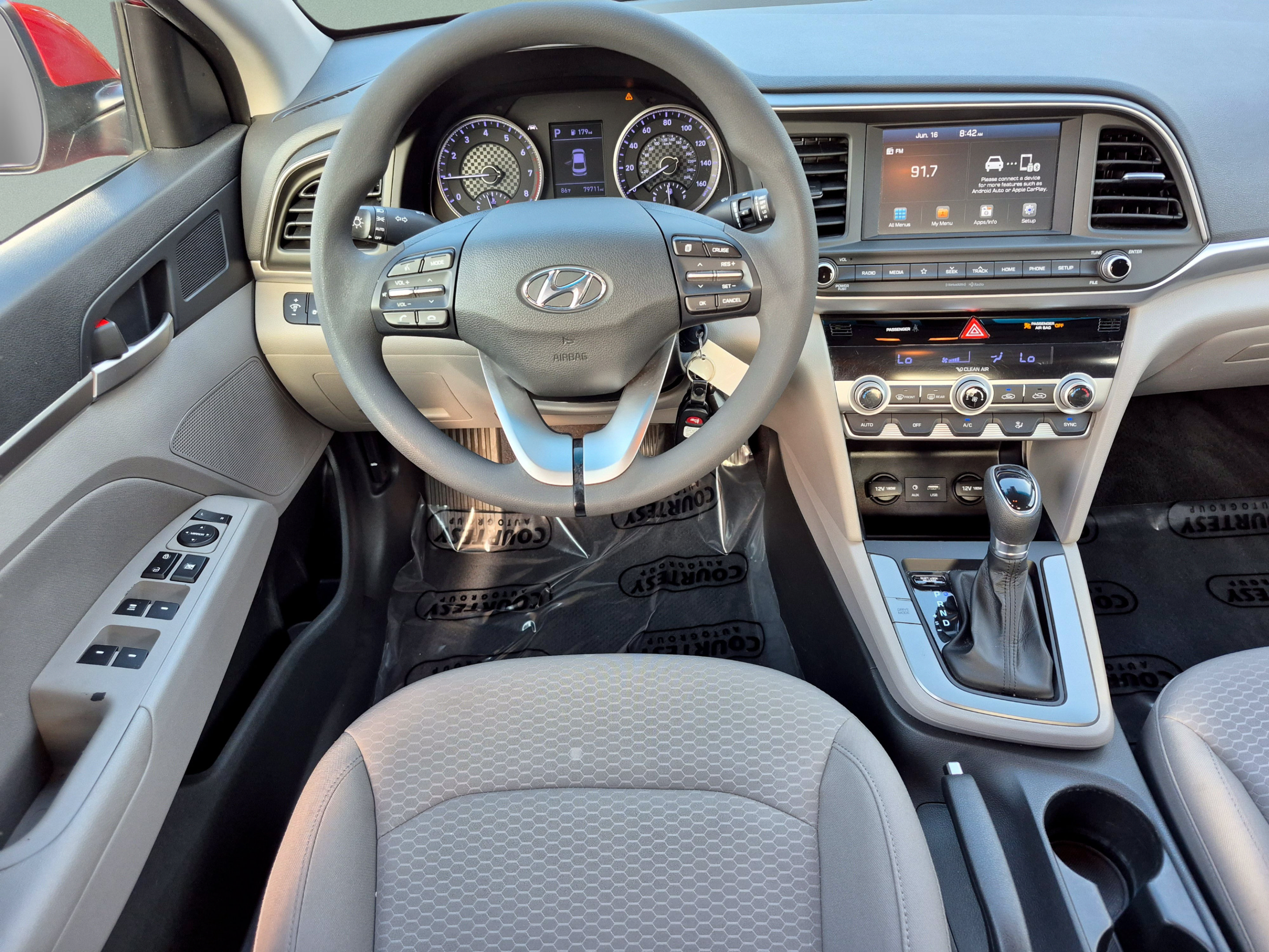 Used 2020 Hyundai Elantra SEL FWD image 11