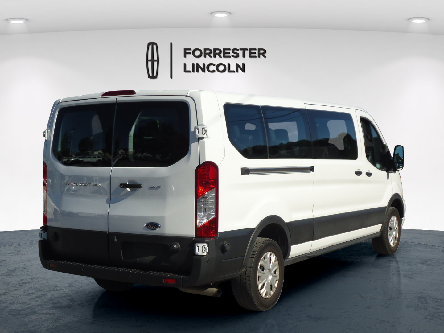 Used 2024 Ford Transit 350 XLT RWD image 3