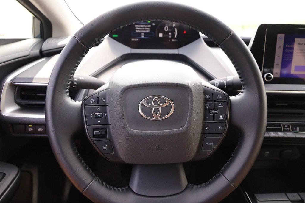 Used 2025 Toyota Prius LE AWD/4WD image 10