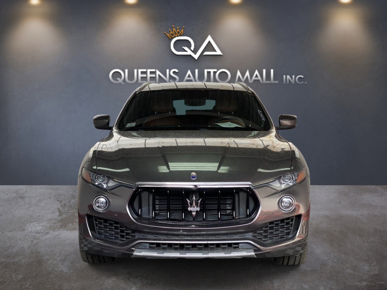 Used 2017 Maserati Levante S AWD/4WD image 2