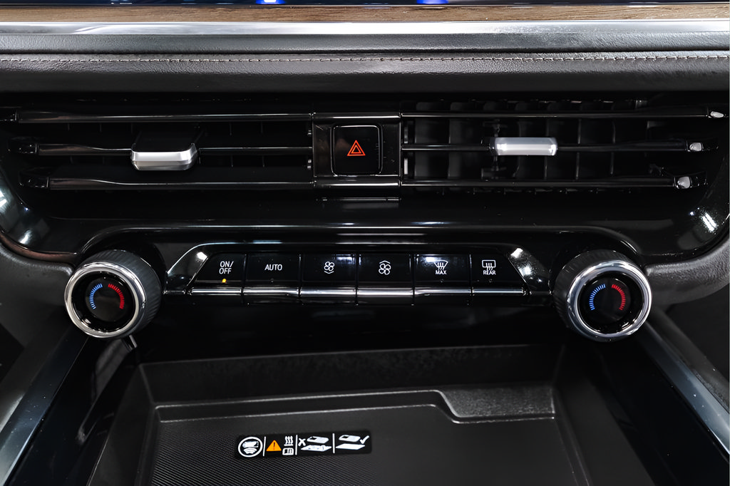 Used 2025 Chevrolet Tahoe High Country AWD/4WD image 14