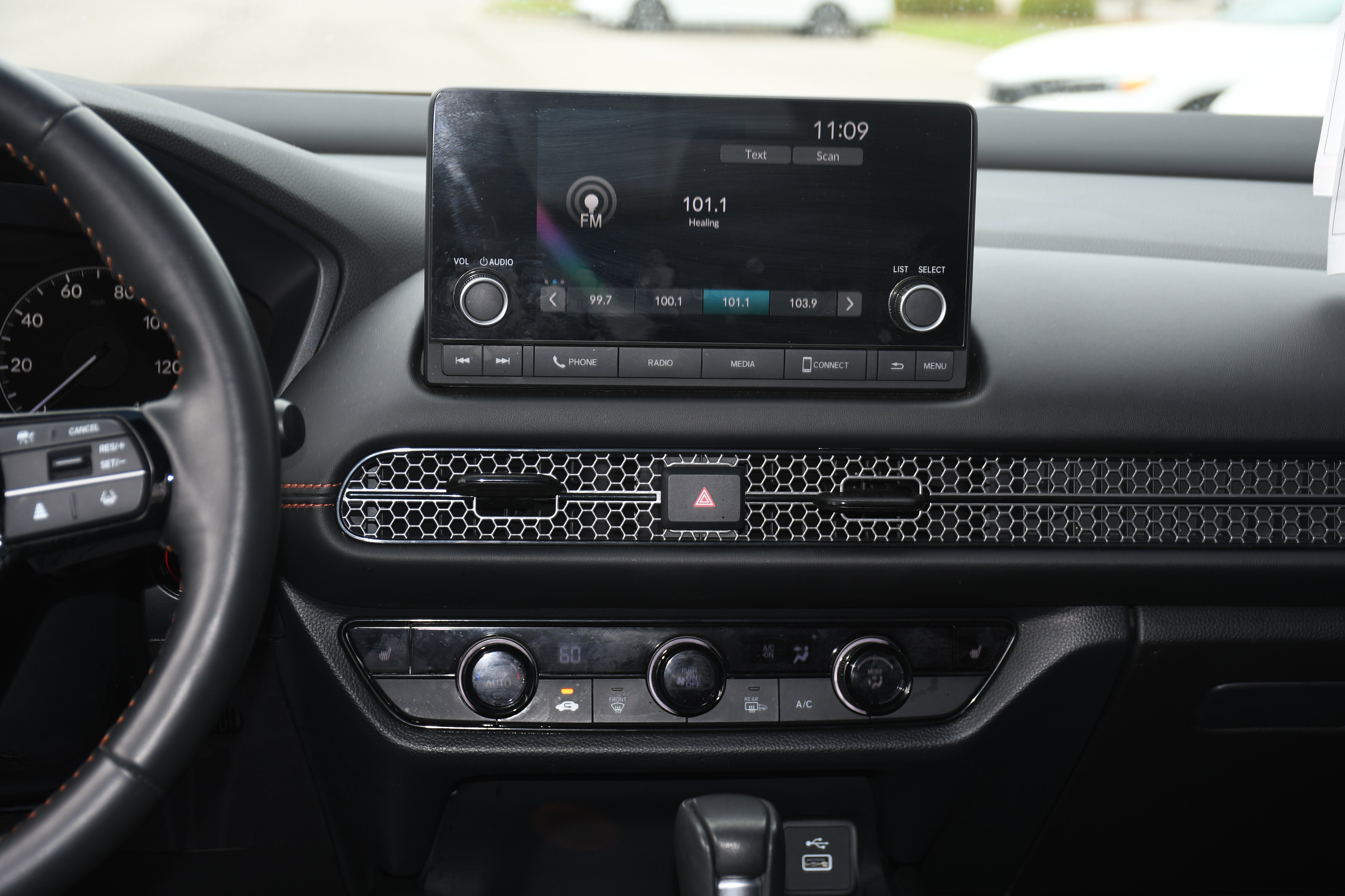 Used 2024 Honda HR-V Sport image 16