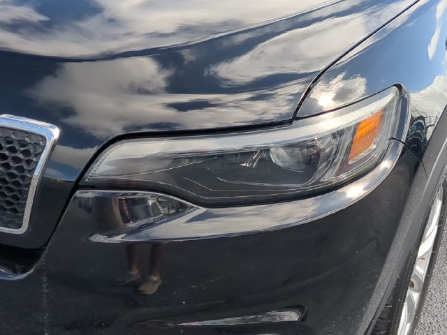 Used 2019 Jeep Cherokee Latitude w/ Popular Appearance Group FWD image 9