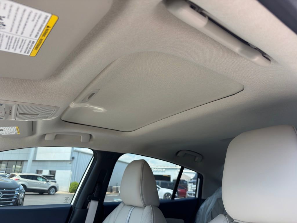 New 2026 Nissan Sentra SL FWD image 11