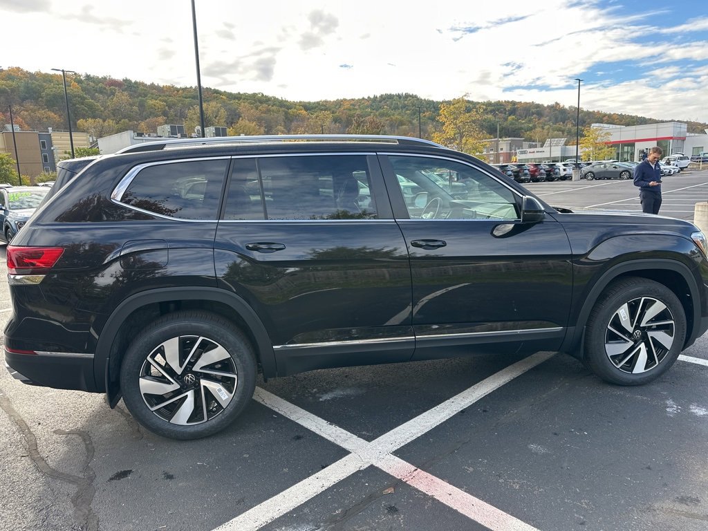 New 2026 Volkswagen Atlas SEL image 4