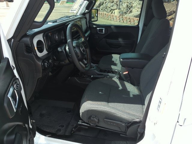Used 2024 Jeep Wrangler Unlimited Sport AWD/4WD image 16