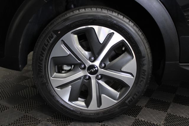 Used 2022 Kia Niro EX FWD image 6