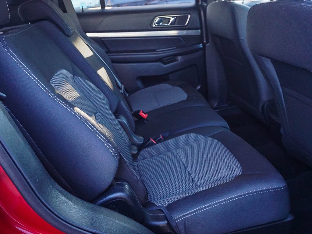 Used 2018 Ford Explorer XLT FWD image 14