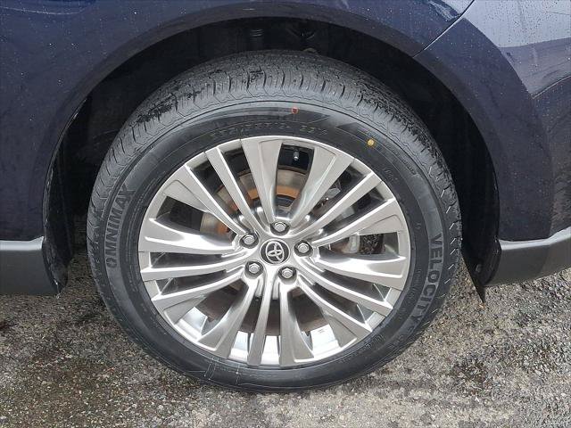 Certified 2023 Toyota Venza Limited AWD/4WD image 29