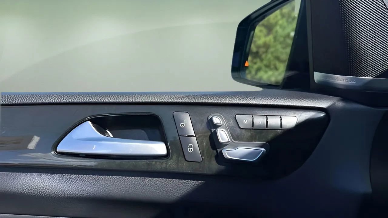 Used 2017 Mercedes-Benz GLS 450 4MATIC image 28