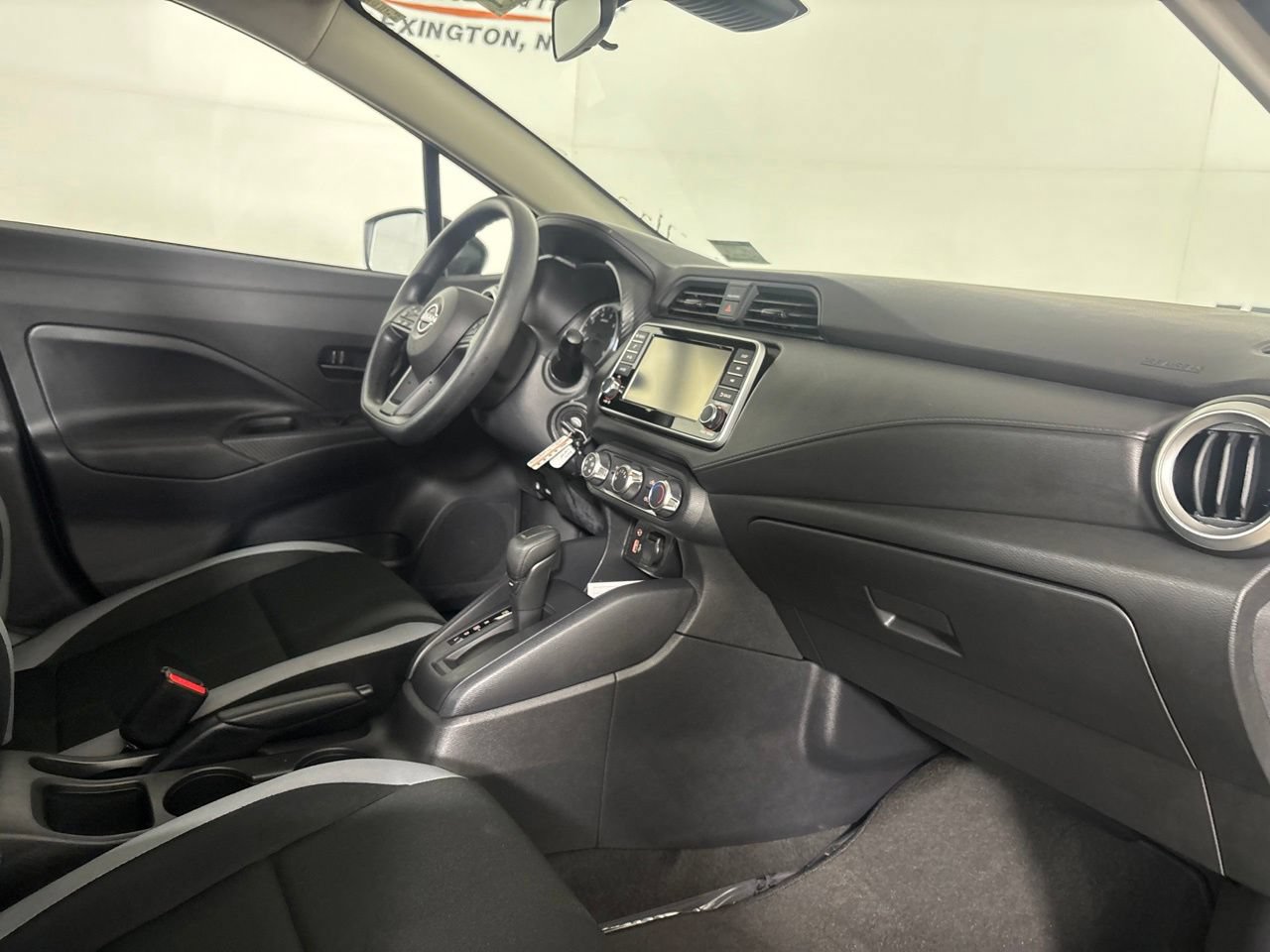 Used 2025 Nissan Versa S w/ Trunk Package FWD image 32