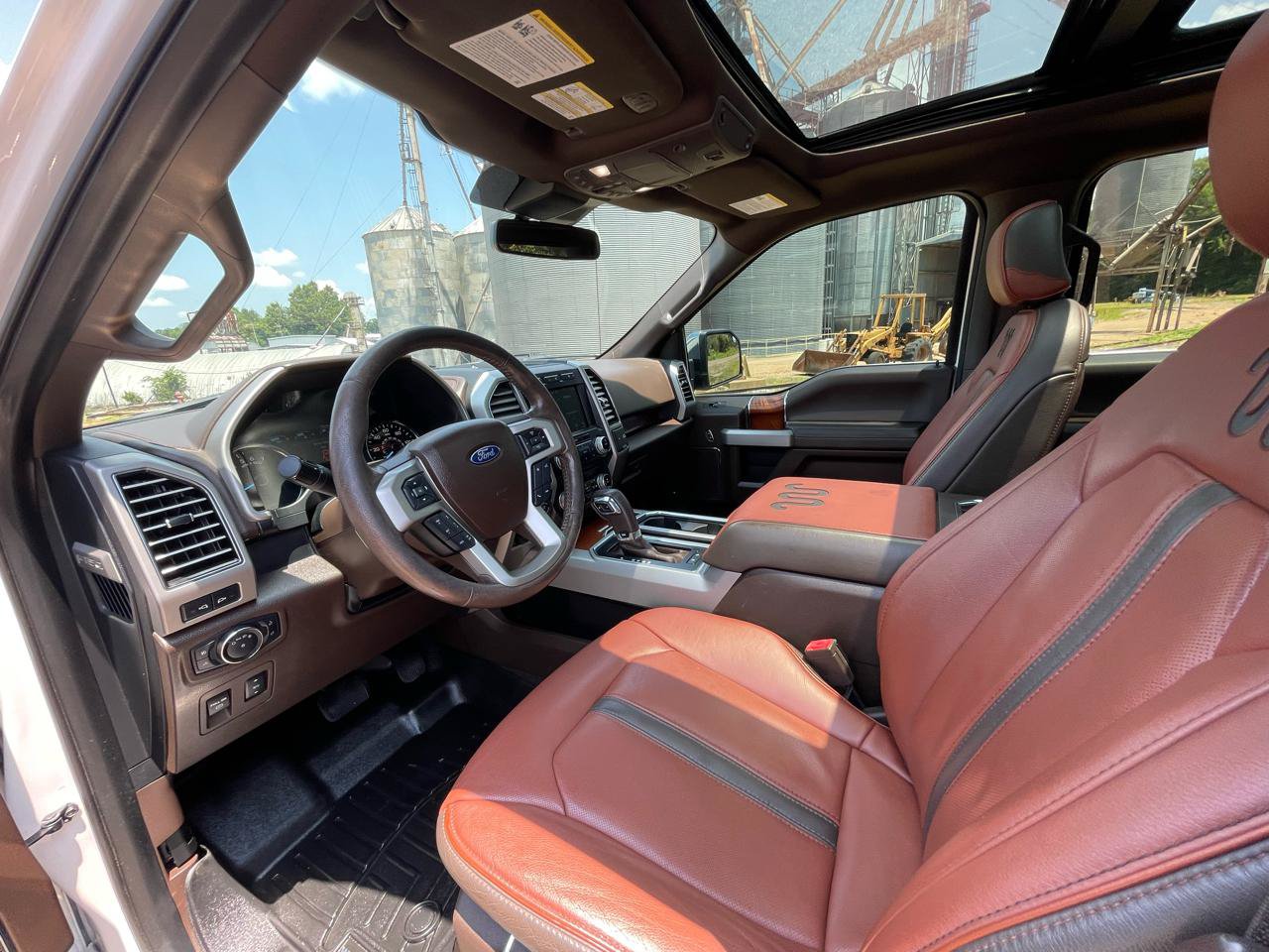 Used 2018 Ford F150 King Ranch w/ Equipment Group 601A Luxury AWD/4WD image 10