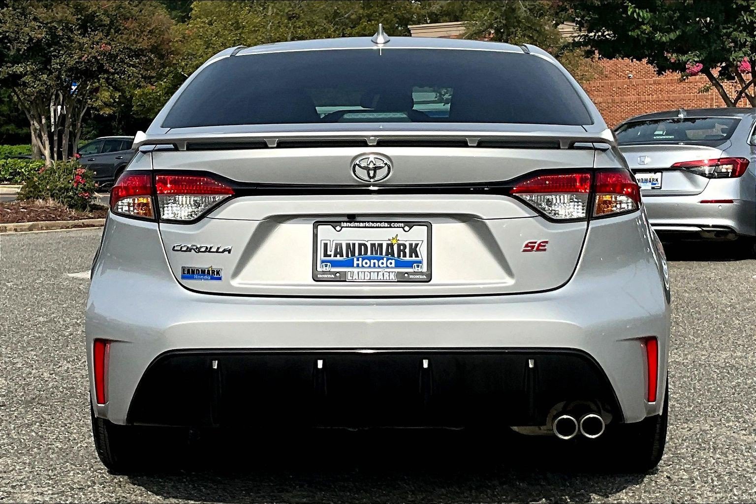 Used 2025 Toyota Corolla SE FWD image 4