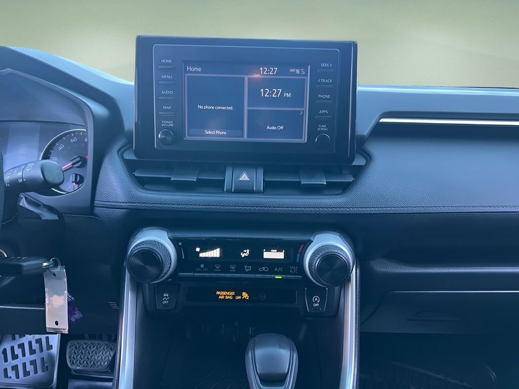 Used 2019 Toyota RAV4 LE image 11