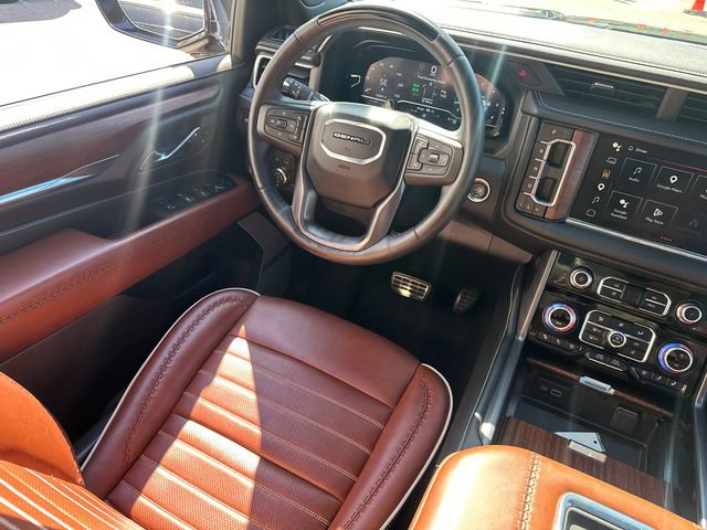 Used 2024 GMC Yukon Denali Ultimate AWD/4WD image 25