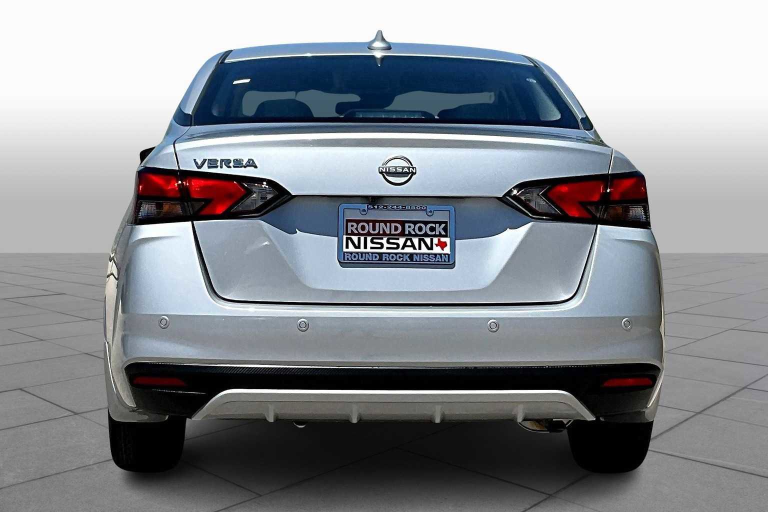 Used 2025 Nissan Versa SV w/ Trunk Package FWD image 4