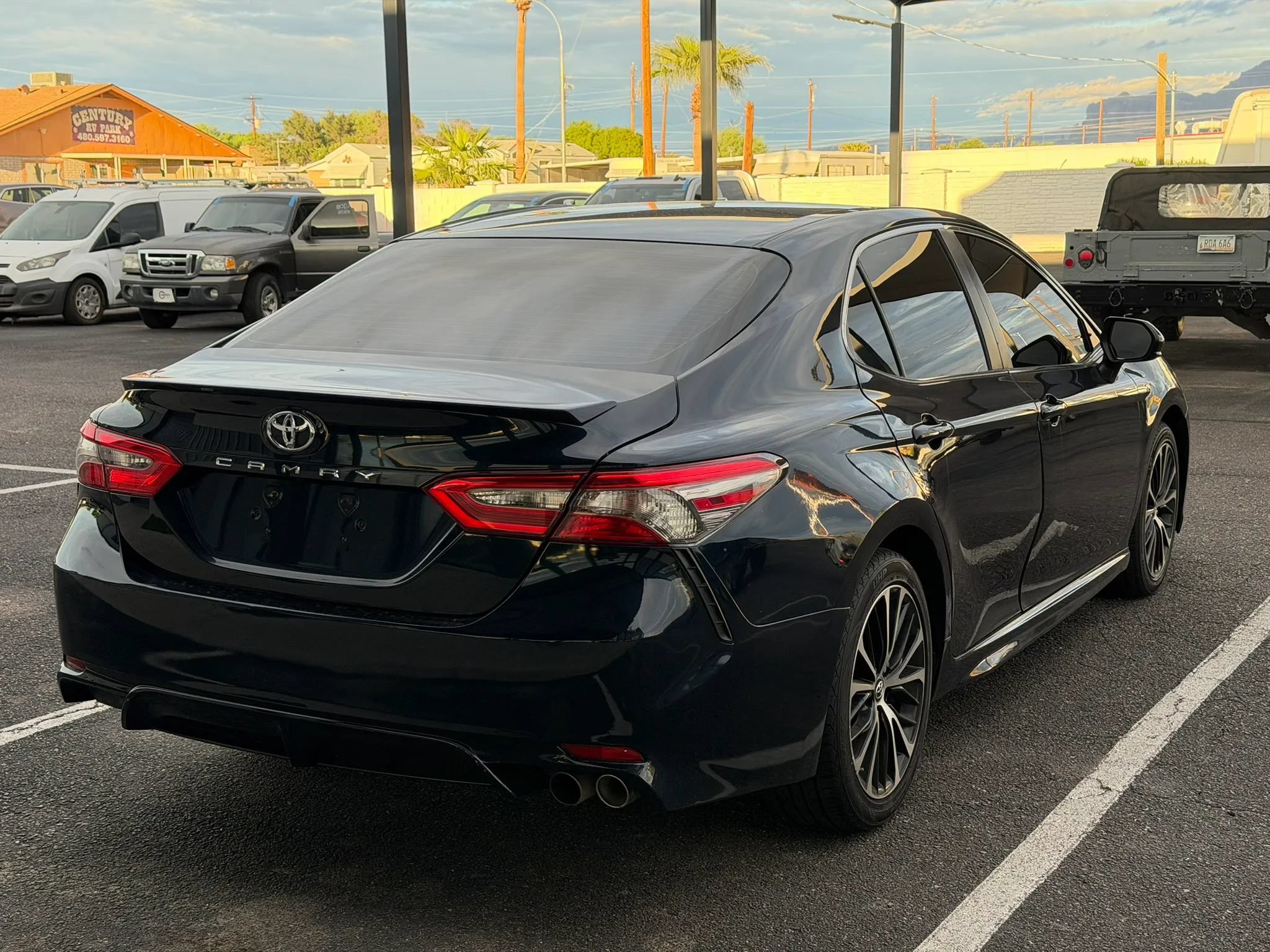 Used 2018 Toyota Camry SE FWD image 9