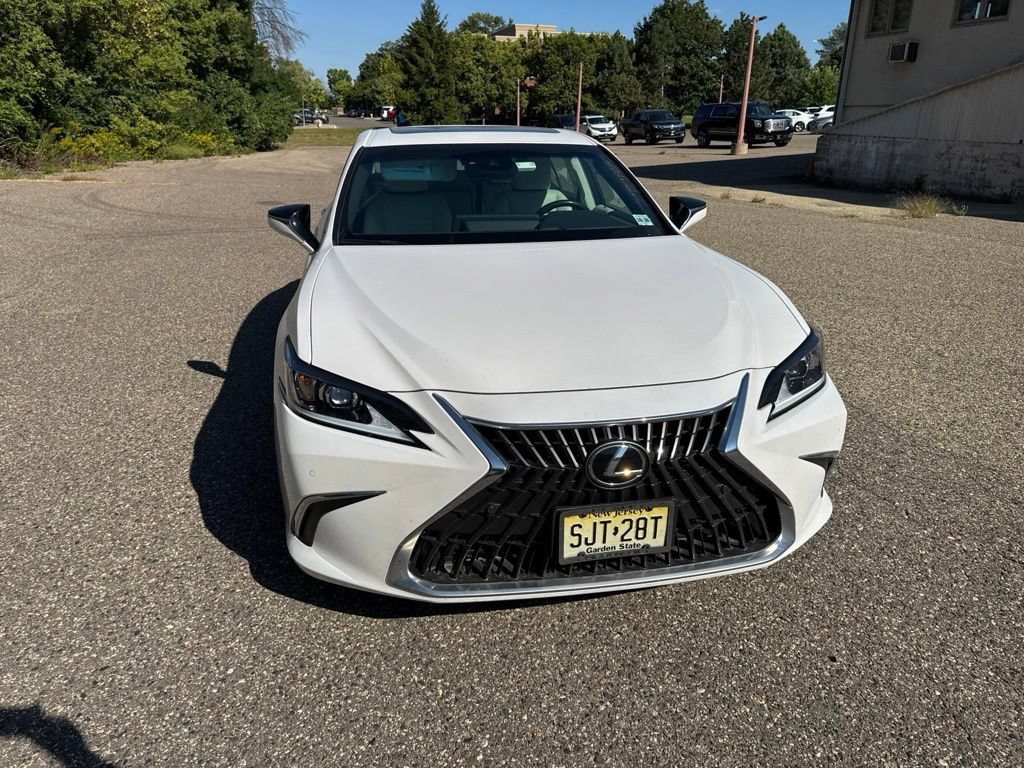 Certified 2024 Lexus ES 300h w/ Premium Package FWD image 31