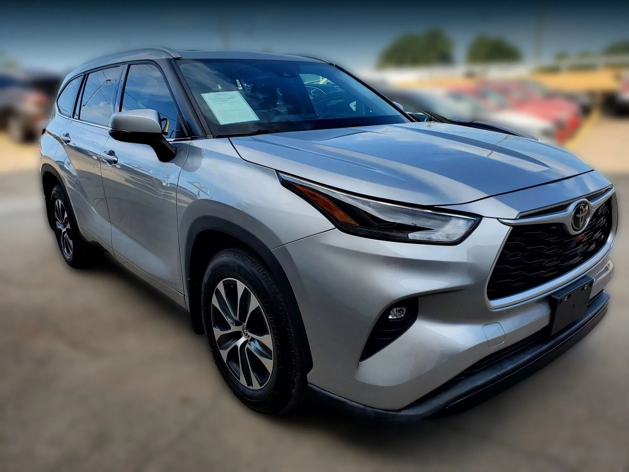 Used 2022 Toyota Highlander XLE FWD image 19