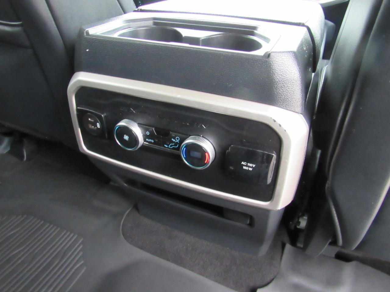 Used 2023 Ford Expedition XLT image 31