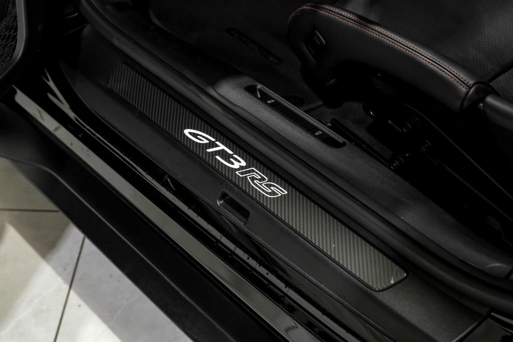 Used 2025 Porsche 911 GT3 RS w/ Weissach Package RWD image 37