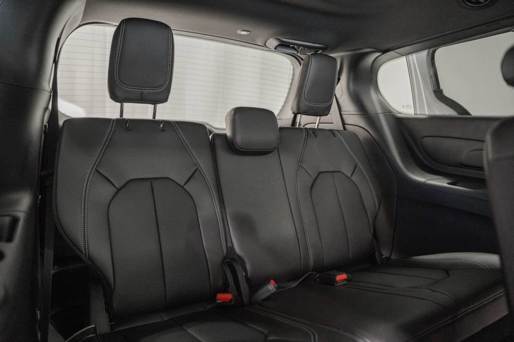 New 2026 Chrysler Pacifica Select image 23