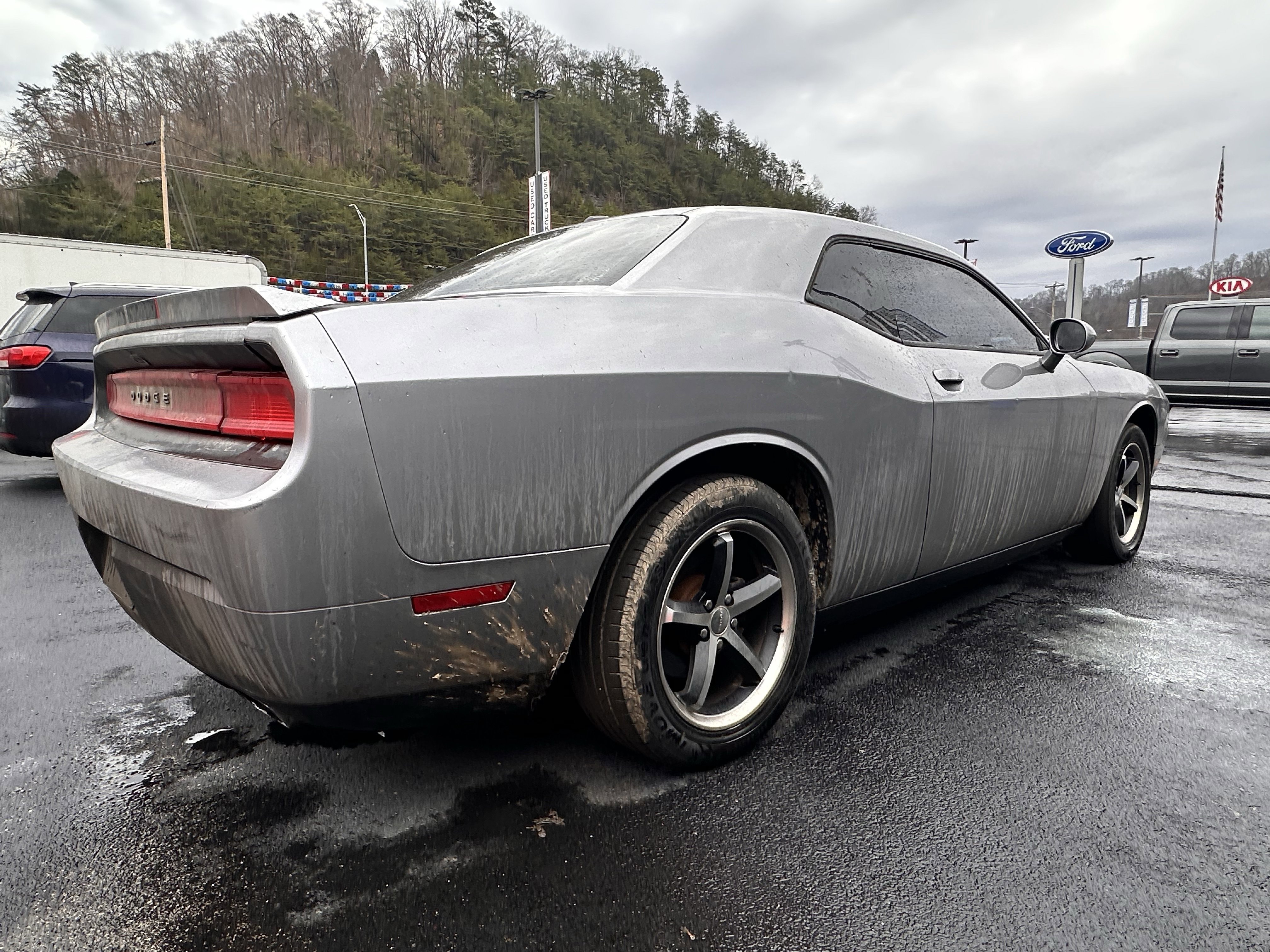 Used 2011 Dodge Challenger SE image 8