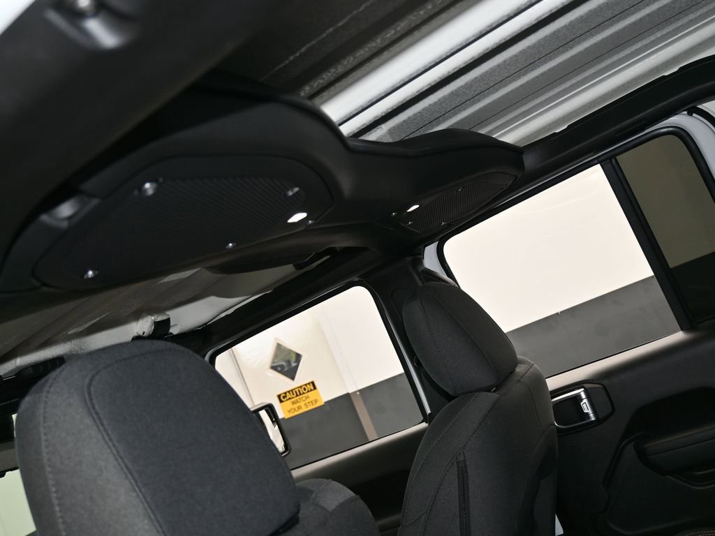 Used 2024 Jeep Gladiator Willys image 37