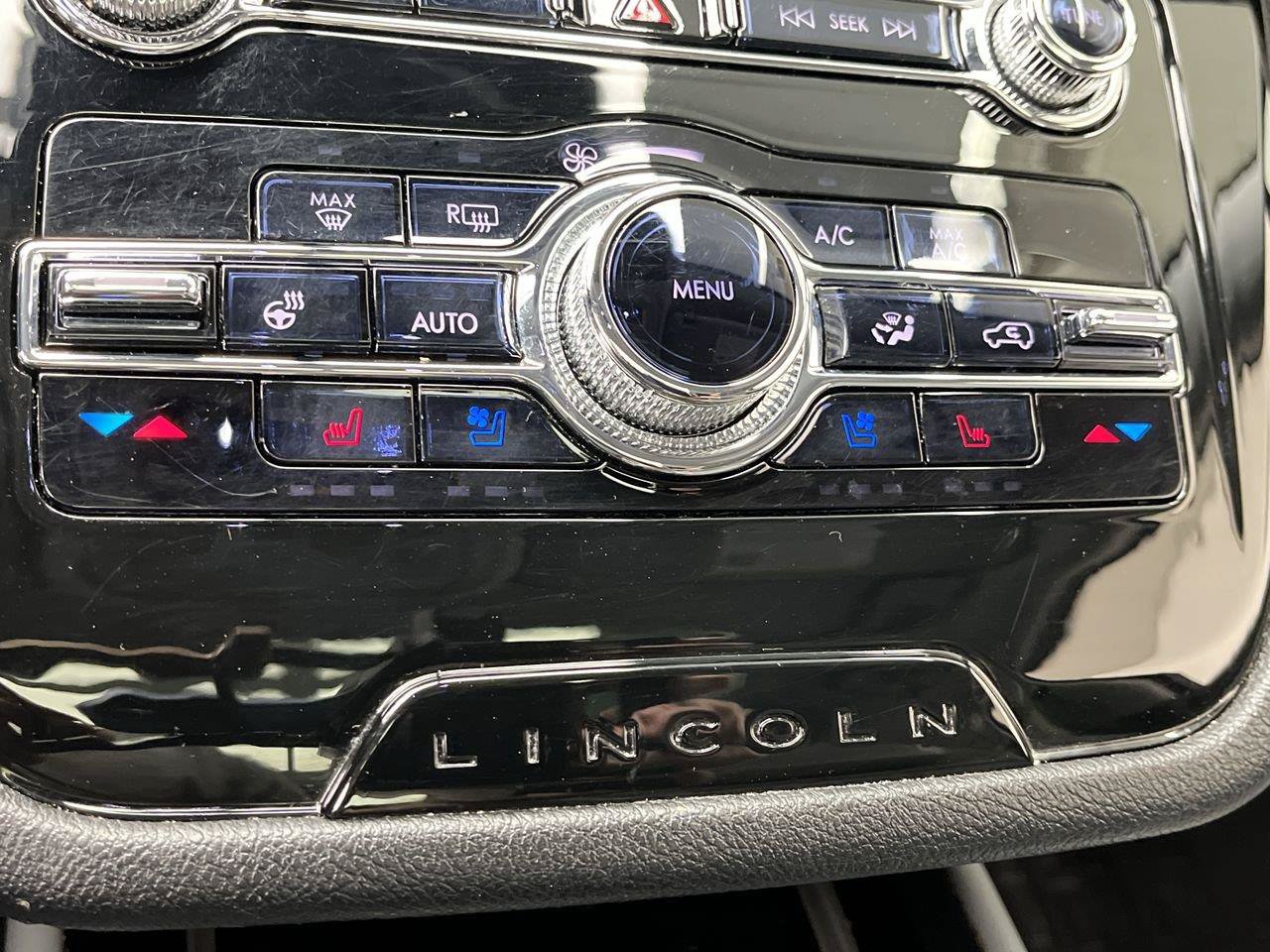 Used 2022 Lincoln Corsair AWD w/ Premium Package image 24