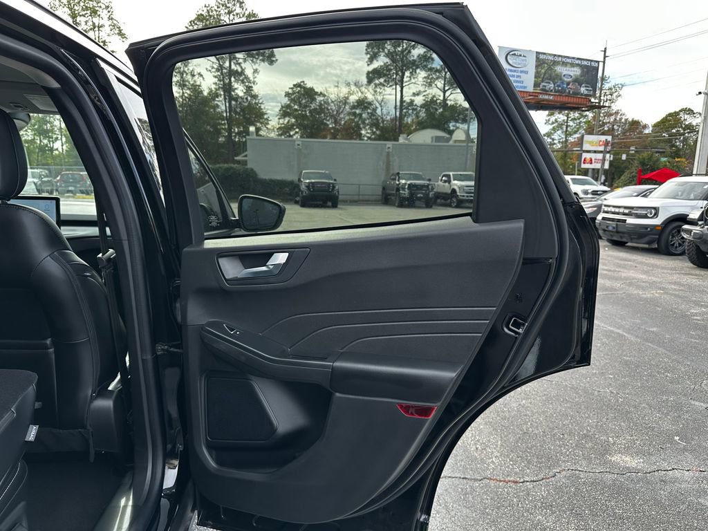 Used 2023 Ford Escape SE image 27