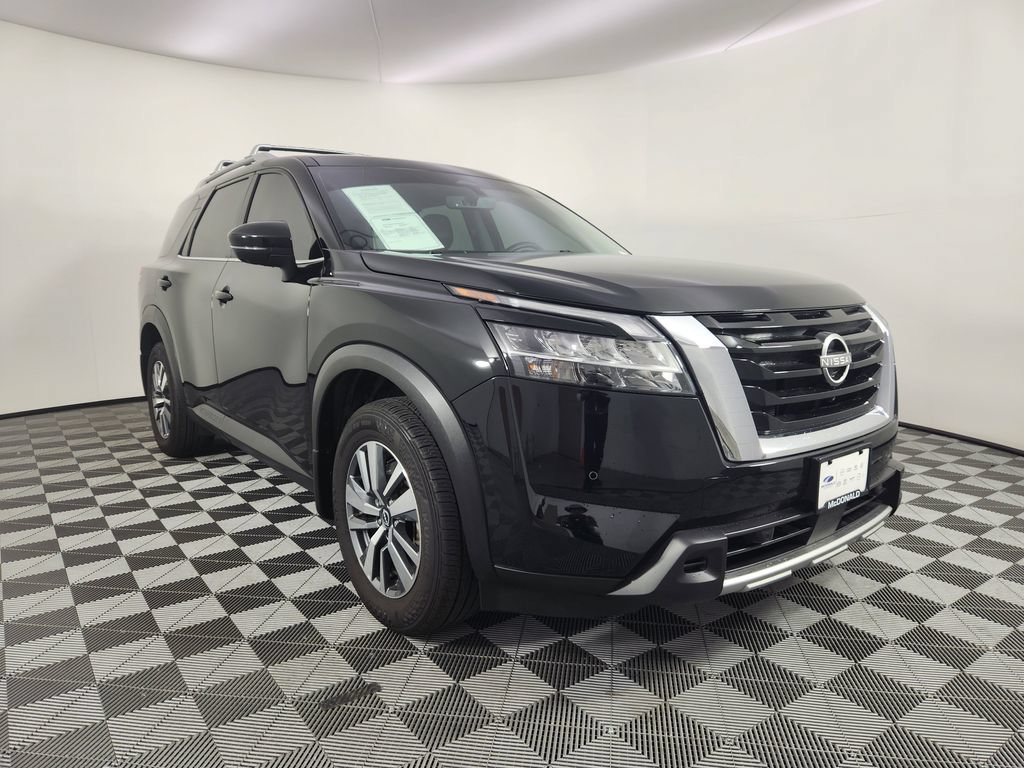 Used 2024 Nissan Pathfinder SL AWD/4WD image 7