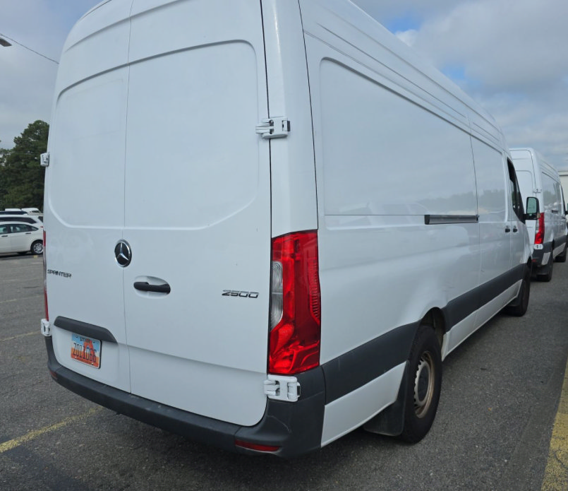 Used 2025 Mercedes-Benz Sprinter 2500 image 3