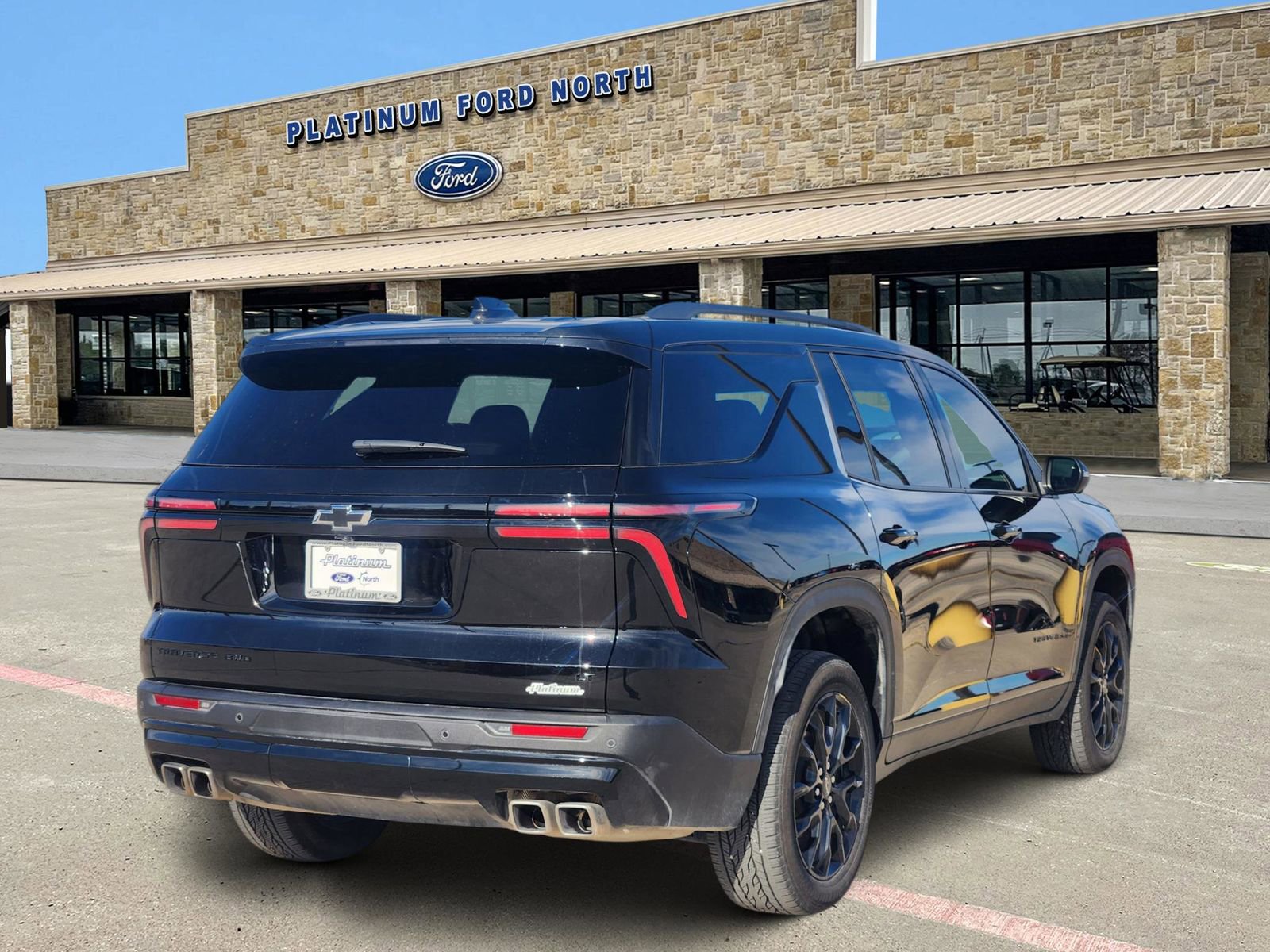 Used 2024 Chevrolet Traverse LT w/ Midnight/Sport Edition image 5