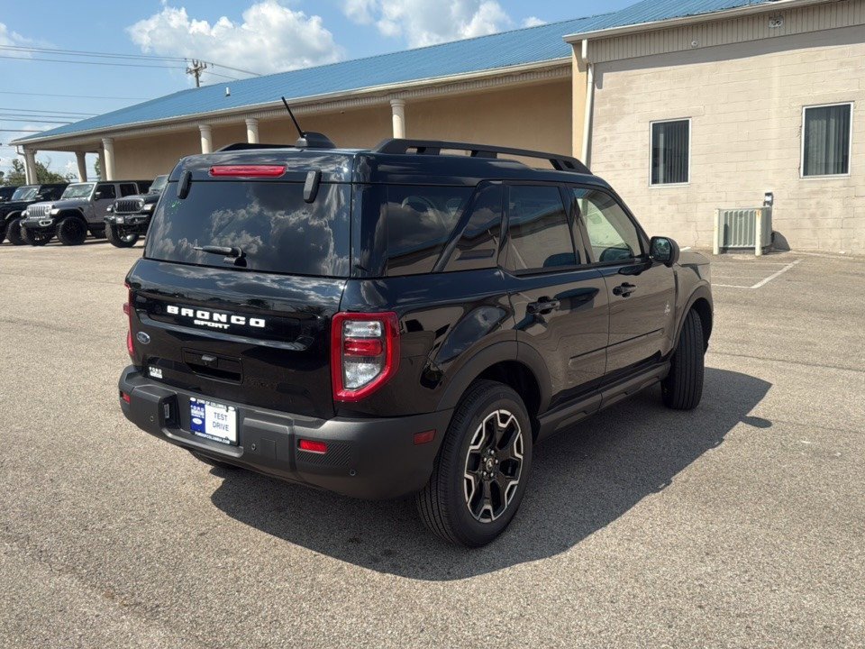 New 2025 Ford Bronco Sport Outer Banks w/ Outer Banks Tech Package+ image 8