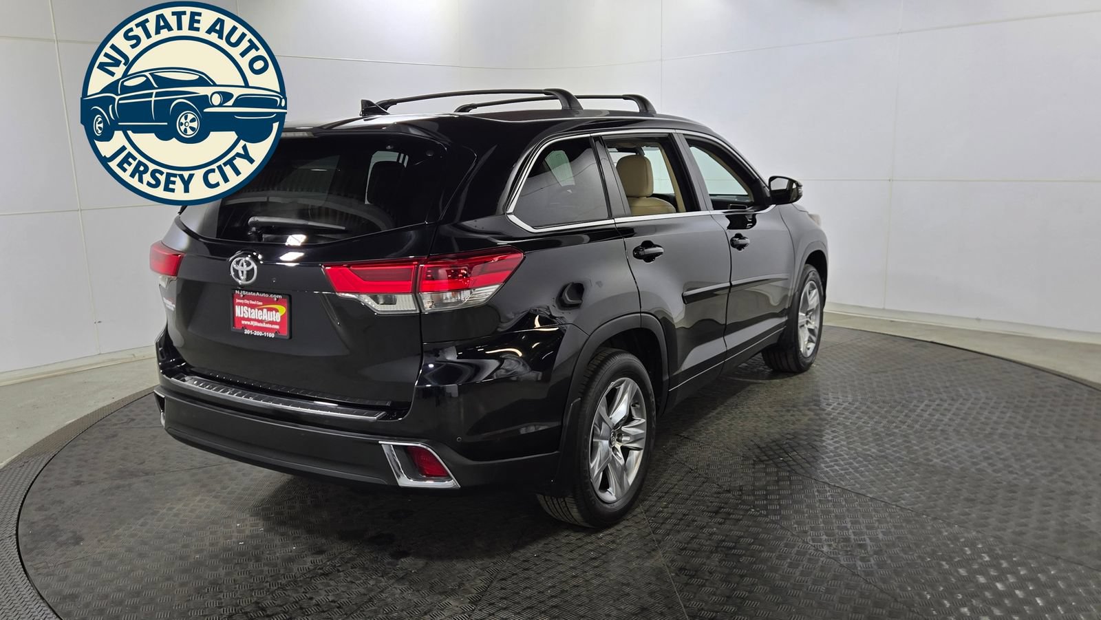 Used 2017 Toyota Highlander Limited w/ Protection Package #3 AWD/4WD image 7