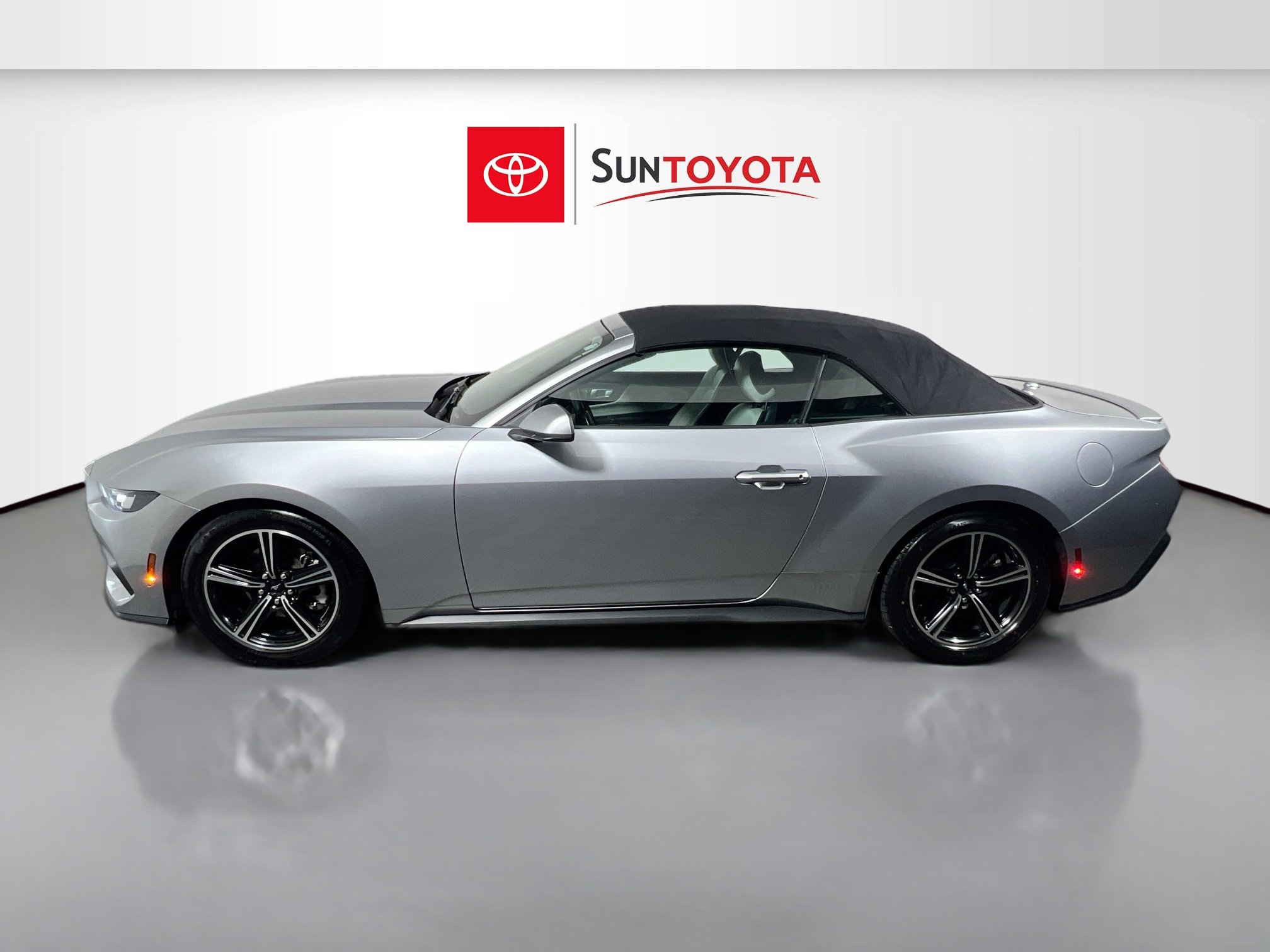 Used 2024 Ford Mustang Premium image 7