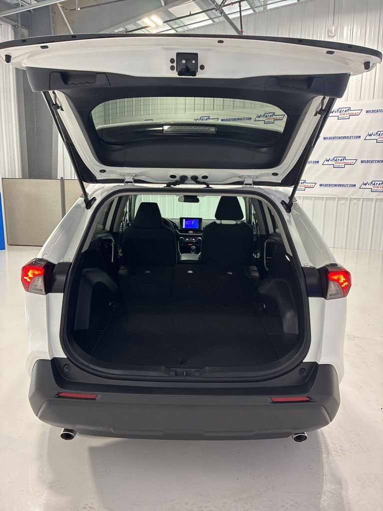 Used 2024 Toyota RAV4 LE image 33