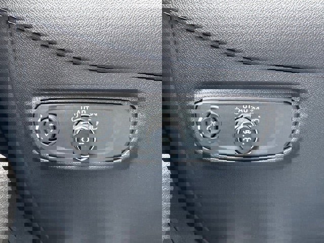 Used 2023 Chevrolet Equinox LT image 30